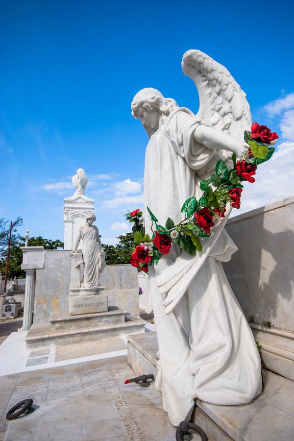 Escultura de un Cementerio de Cienaga Magdalena, C...