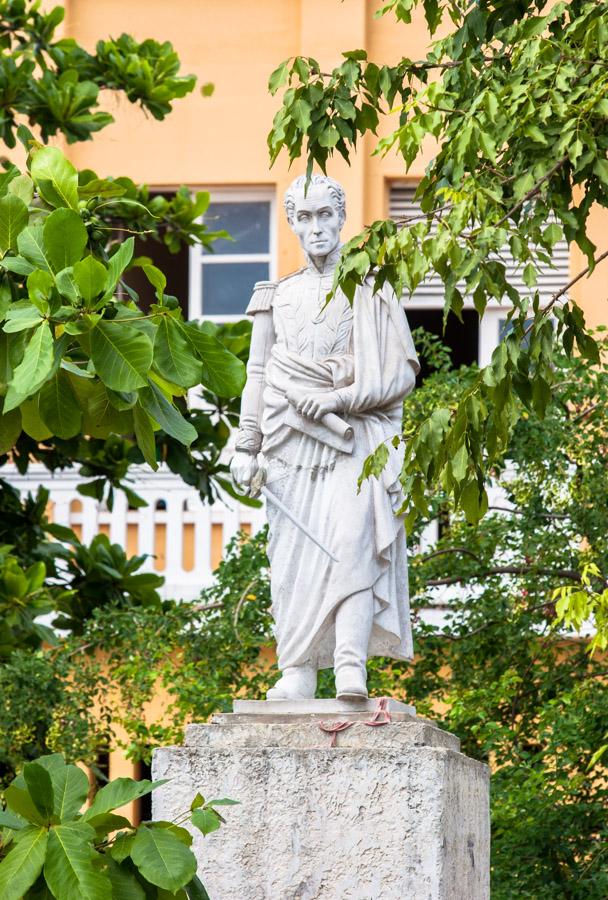 Monumento a San Cristobal, en Cienaga Magdalena, C...