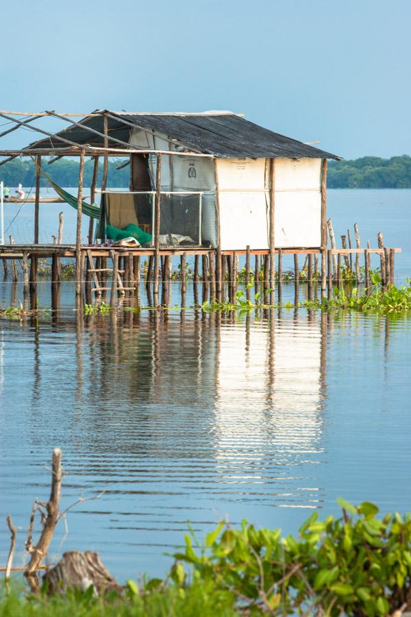 Palafito en Cienaga Magdalena, Colombia