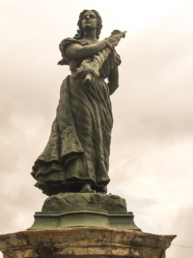 Monumento a Policarpa Salavarrieta, Villa de Guadu...