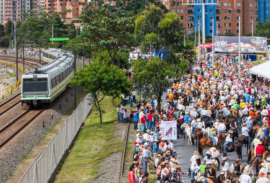 El Metro y Cabalgata Feria de Flores 2005, Feria d...