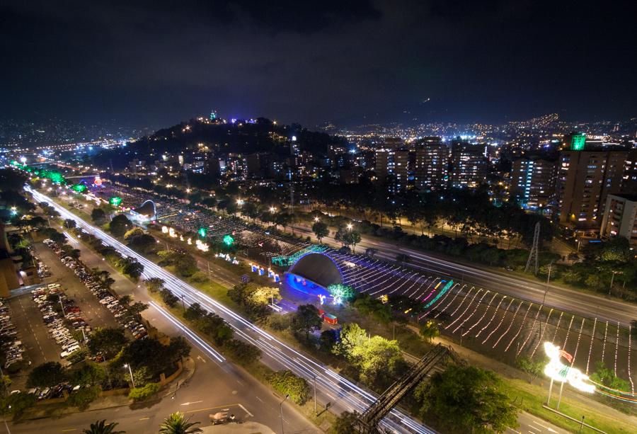 Alumbrados de Navidad, Avenida del Rio, Medellin, ...