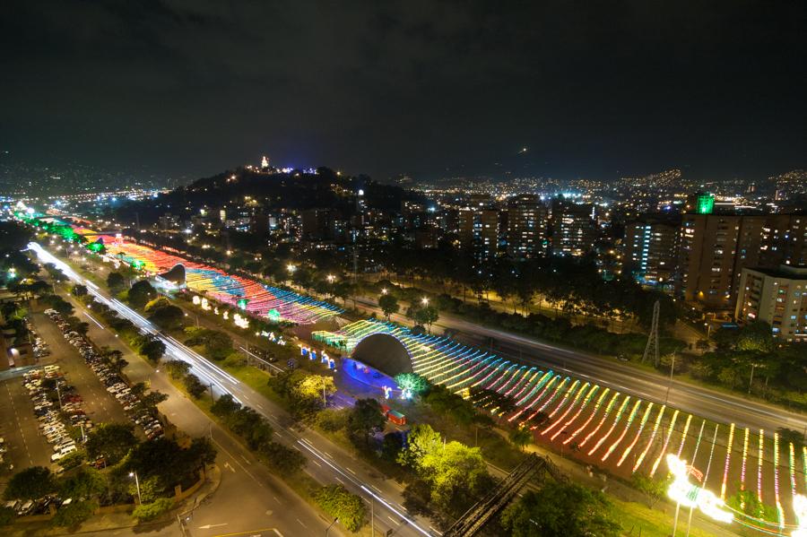 Alumbrados de Navidad, Avenida del Rio, Medellin, ...