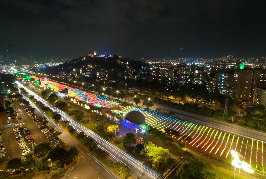 Alumbrados de Navidad, Avenida del Rio Medellin, A...