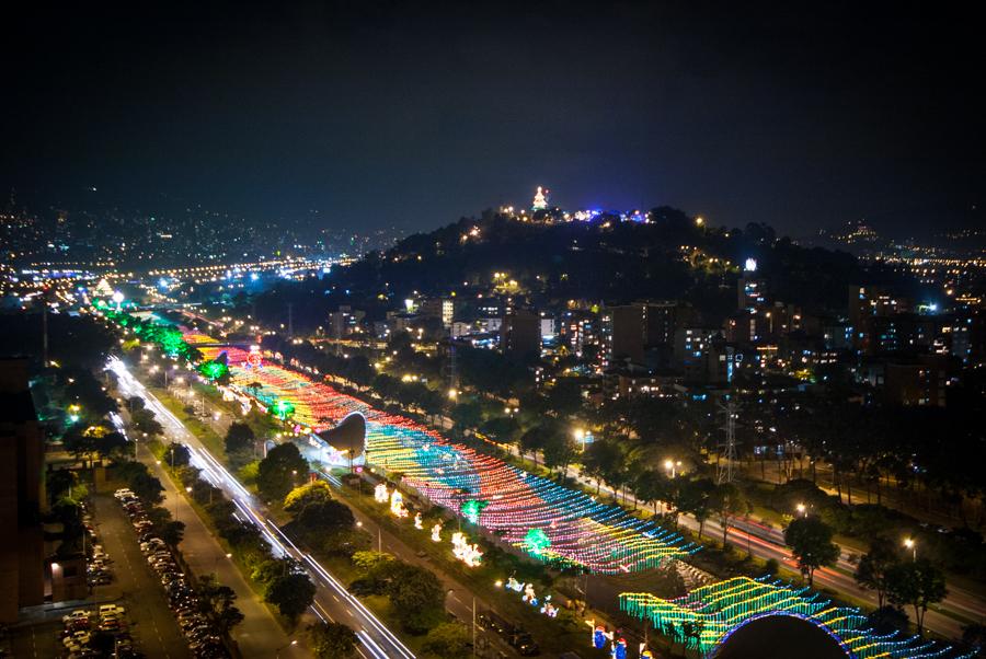 Alumbrados de Navidad, Avenida del Rio, Medellin, ...