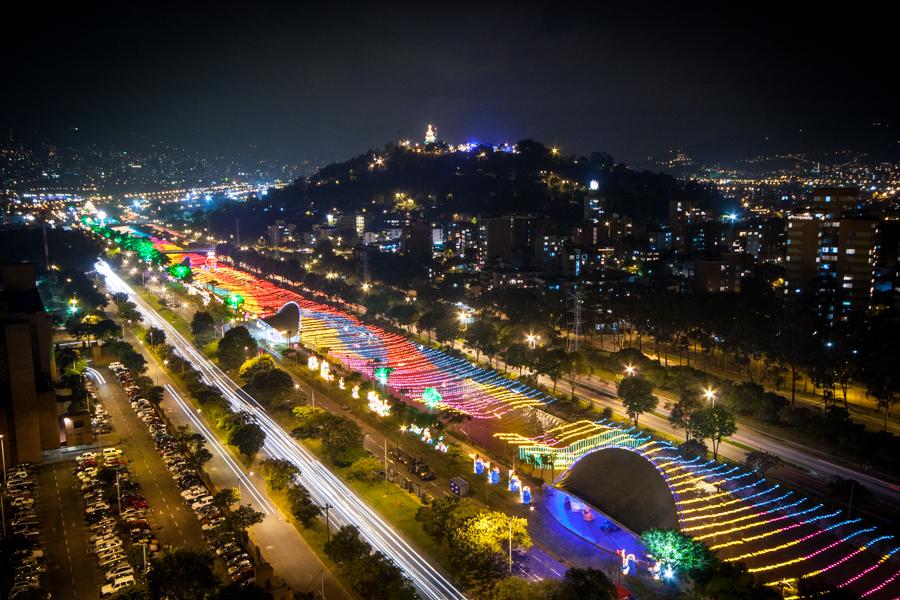 Alumbrados de Navidad, Avenida del Rio, Medellin, ...