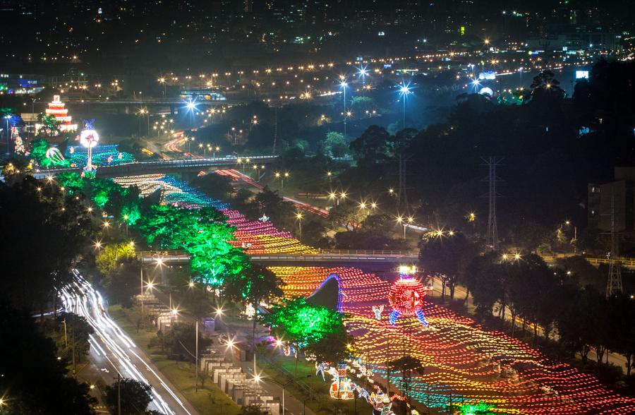 Alumbrados de Navidad, Avenida del Rio, Medellin, ...