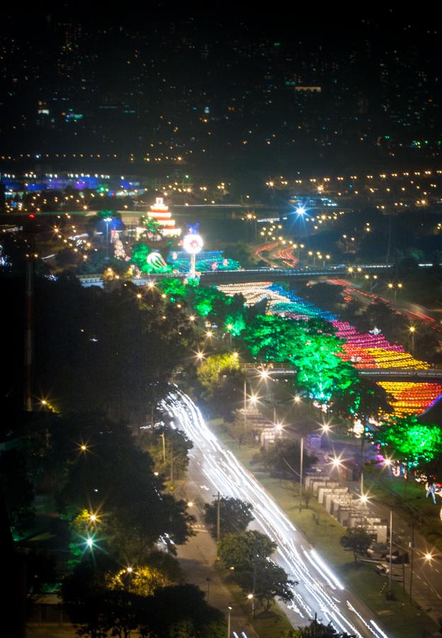 Alumbrados de Navidad, Avenida del Rio, Medellin, ...