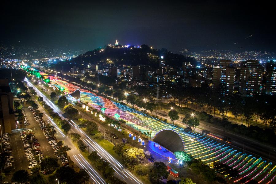 Alumbrados de Navidad, Avenida del Rio, Medellin, ...