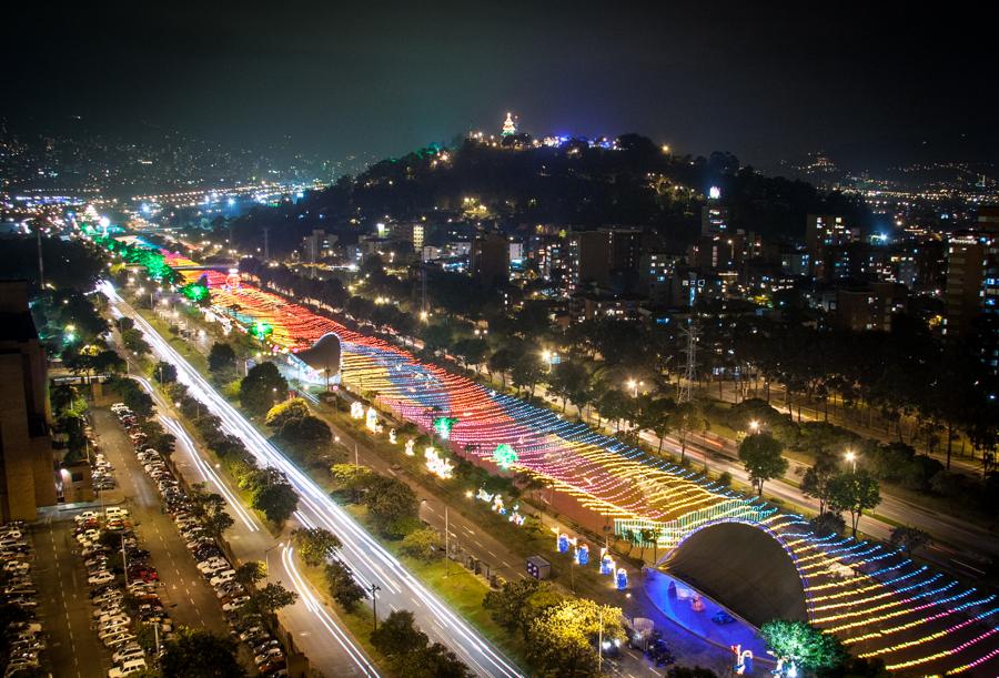 Alumbrados de Navidad, Avenida del Rio, Medellin, ...