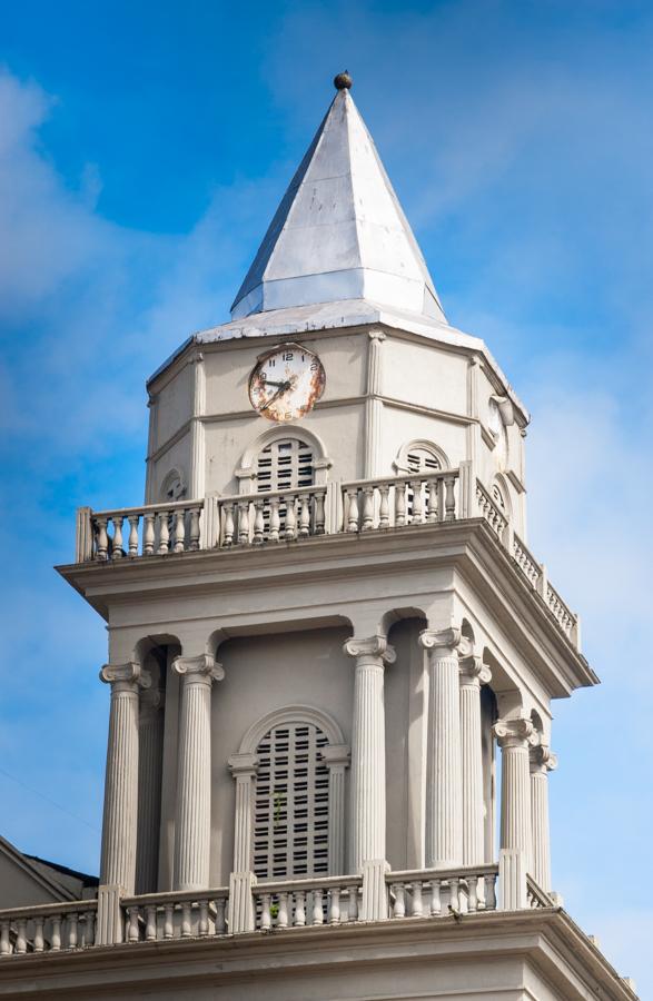 Torre del Reloj Catedral San Francisco de Asis, Qu...