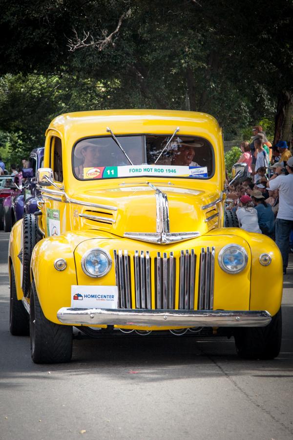 Desfile de Autos Antiguos, Ford Hot Rod 1946 AMari...