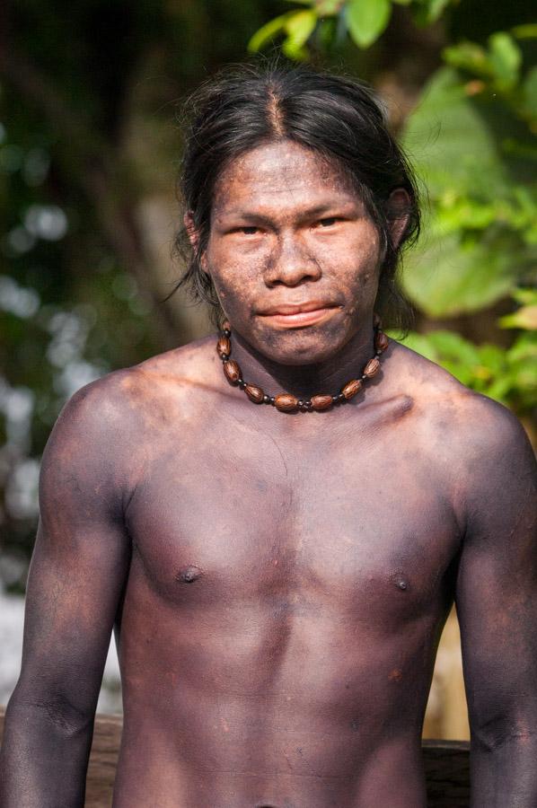 Hombre Pintado de Negro Amazonas, Leticia, Colombi...