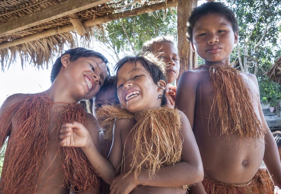 Niños de la Comunidad Yagua, Amazonas, Leticia, C...