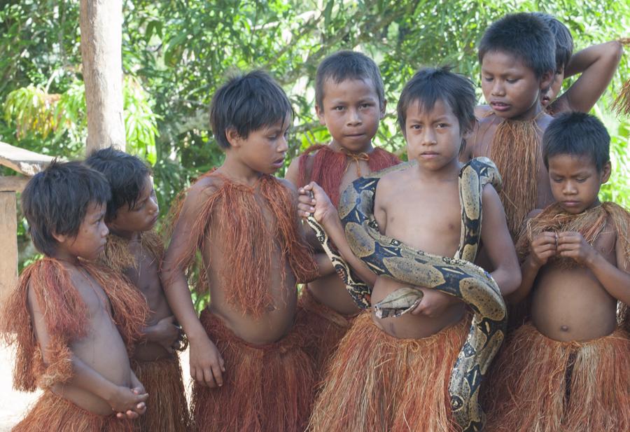 Niños de la Comunidad Yagua, Amazonas, Leticia, C...