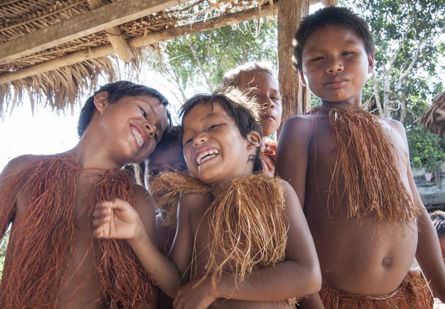 Niños de la Comunidad Yagua, Amazonas, Leticia, C...