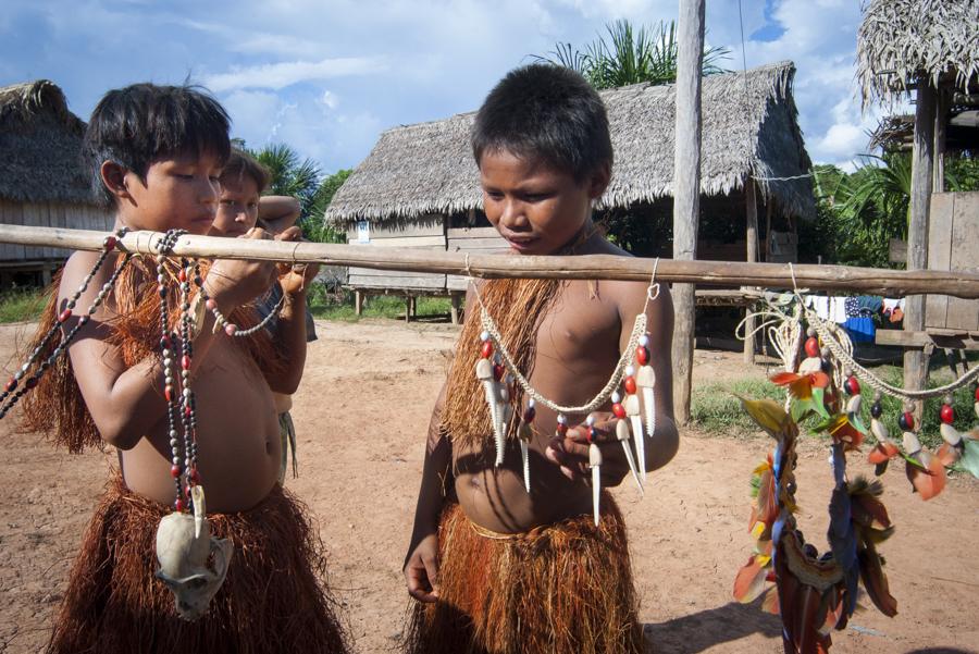 Niños de la Comunidad Yagua, Amazonas, Leticia, C...