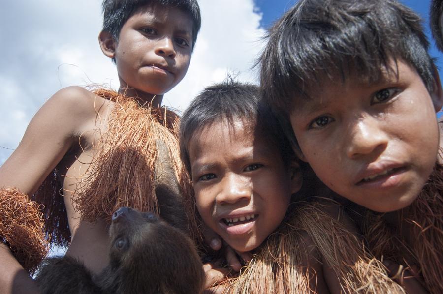 Niños de la Comunidad Yagua, Amazonas, Leticia, C...