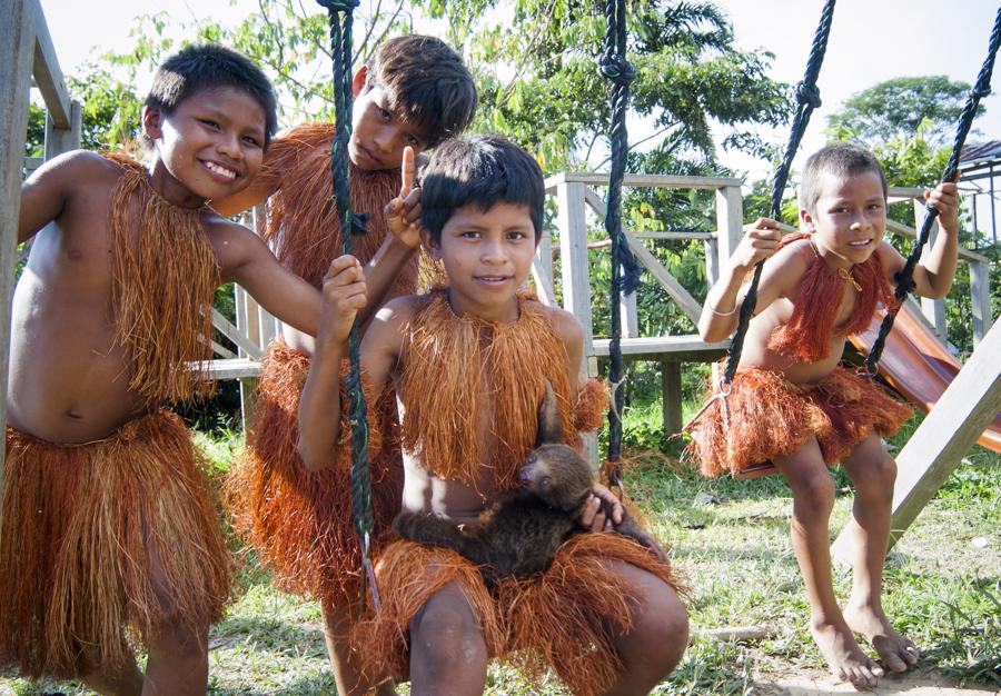 Niños de la Comunidad Yagua, Amazonas, Leticia, C...