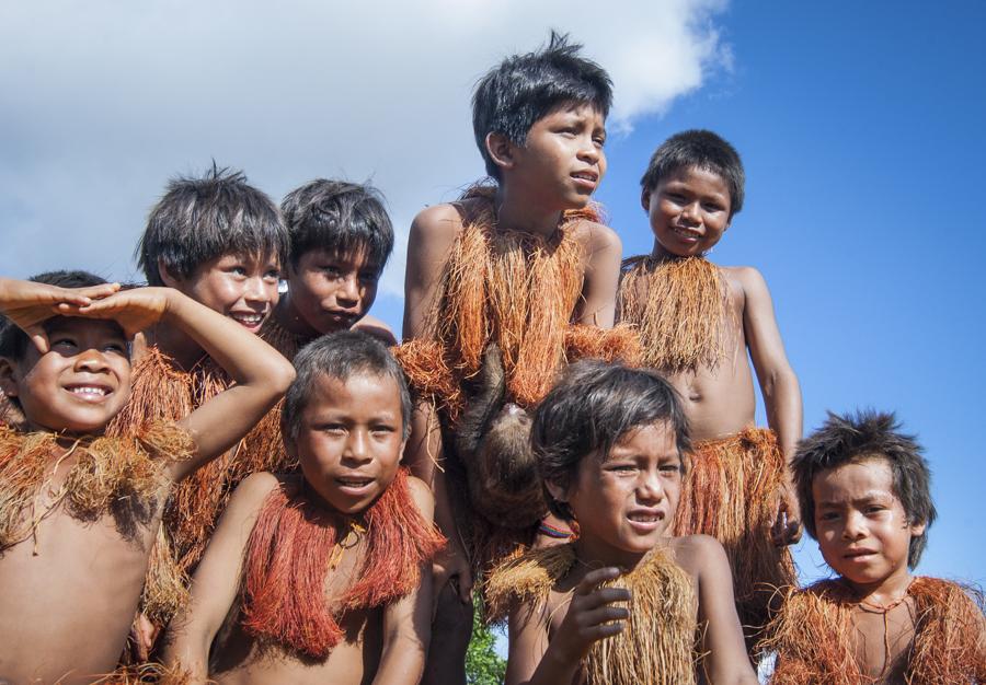 Niños de la Comunidad Yagua, Amazonas, Leticia, C...