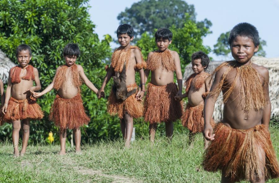 Niños de la Comunidad Yagua, Amazonas, Leticia, C...