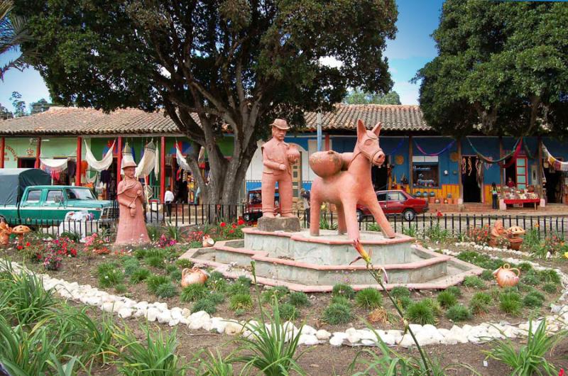 Monumento al Artesano, Raquira, Boyaca, Colombia