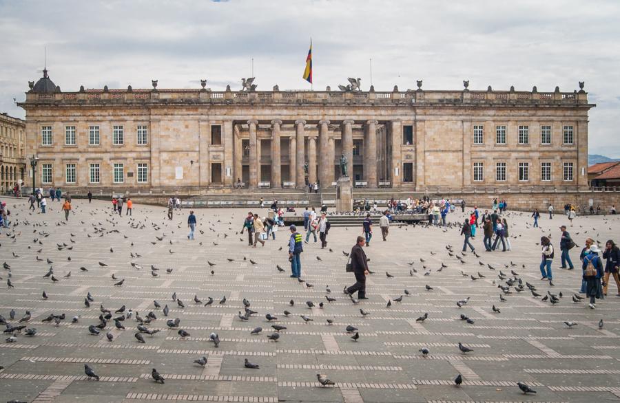 Capitolio Nacional, Plaza de Bolivar, La Candelari...