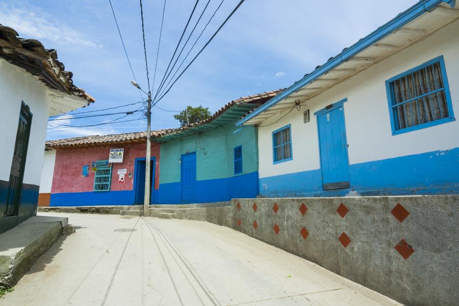 Calle en El Retiro, Oriente Antioqueño, Antioquia...