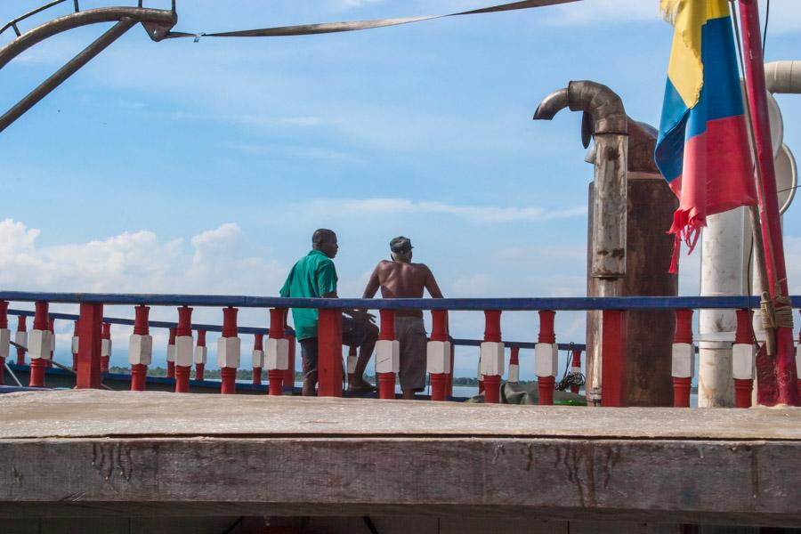 Personas en un Muelle