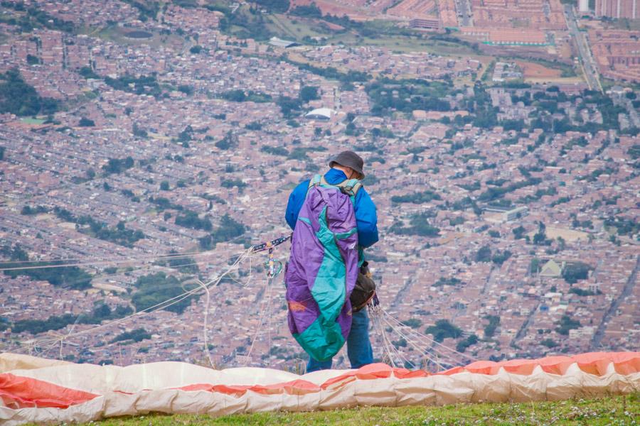 Persona Practicando Parapente