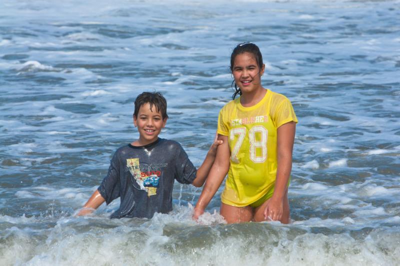 NiÃ±os en el Mar, Playa Mendihuaca, Santa Marta,...