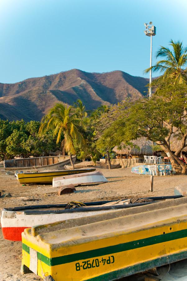 Canoas en Playa Grande, Taganga, Santa Marta, Magd...