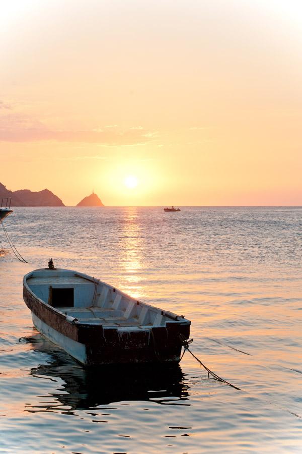 Embarcacion en Playa Grande, Taganga, Santa Marta,...