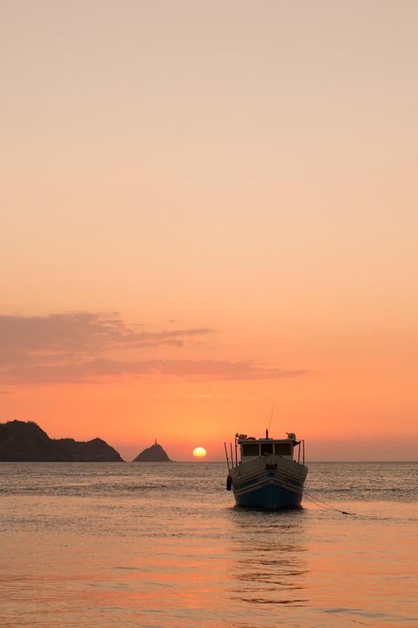 Embarcacion en Playa Grande, Taganga, Santa Marta,...