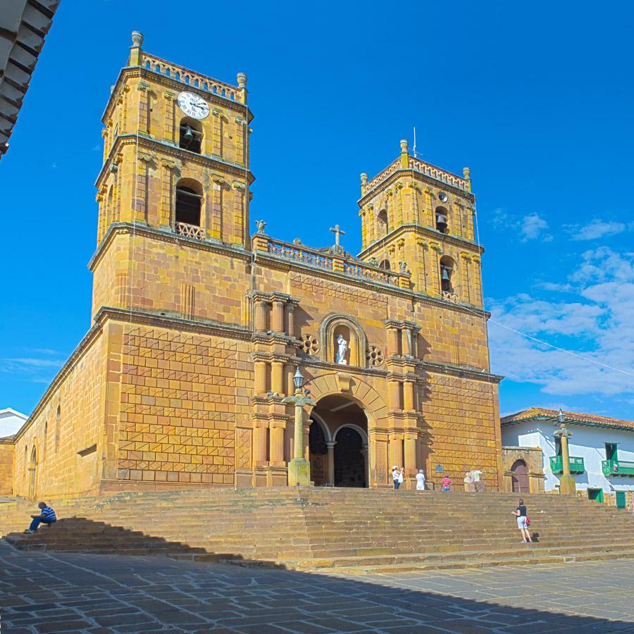 Iglesia La Inmaculada Concepcion y San Lorenzo Mar...