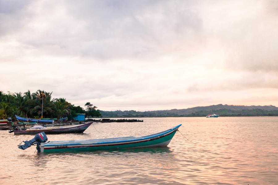 Lanchas en el Mar, Necocli, Uraba, Antioquia, Colo...