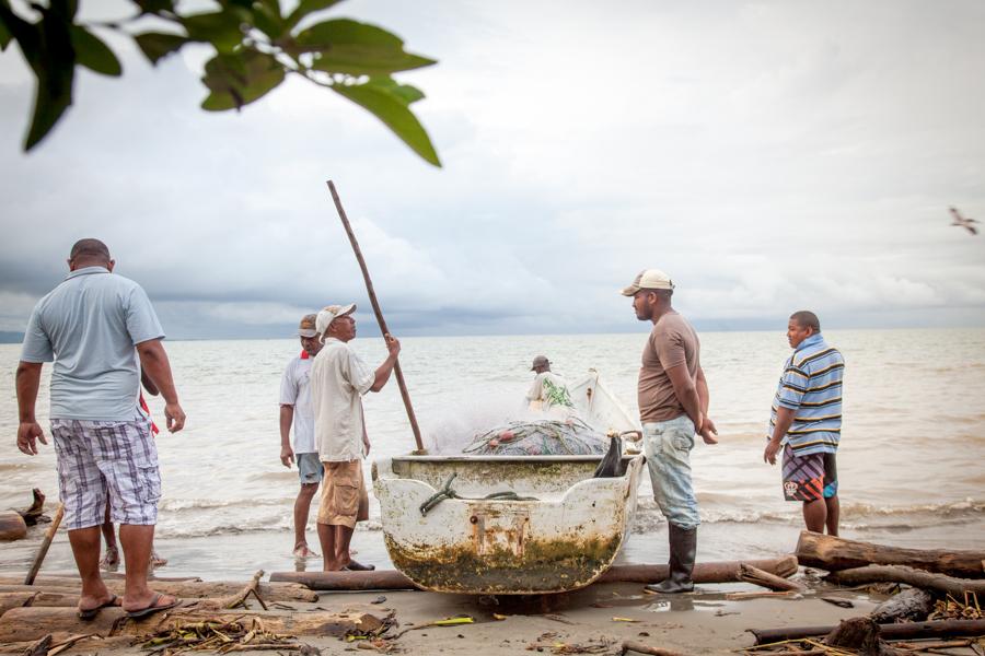 Pescadores en la Playa, Necocli, Uraba, Antioquia,...