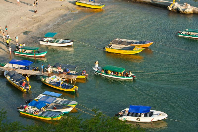 Embarcaciones en el Rodadero, Santa Marta, Magdale...