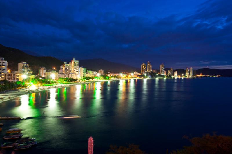 Panoramica Nocturna del Rodadero, Santa Marta, Mag...