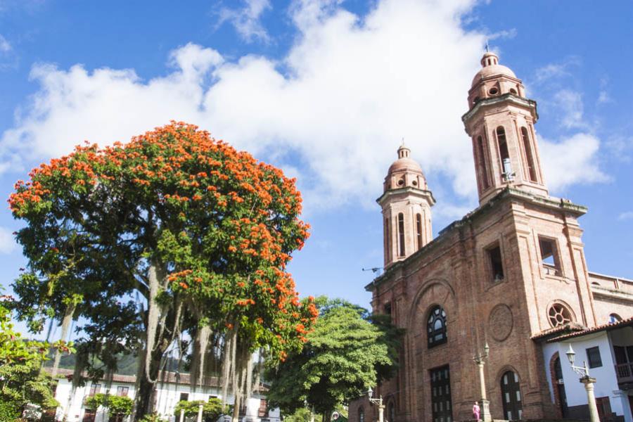 Iglesia Santa Barbara, Puente Nacional, Santander,...