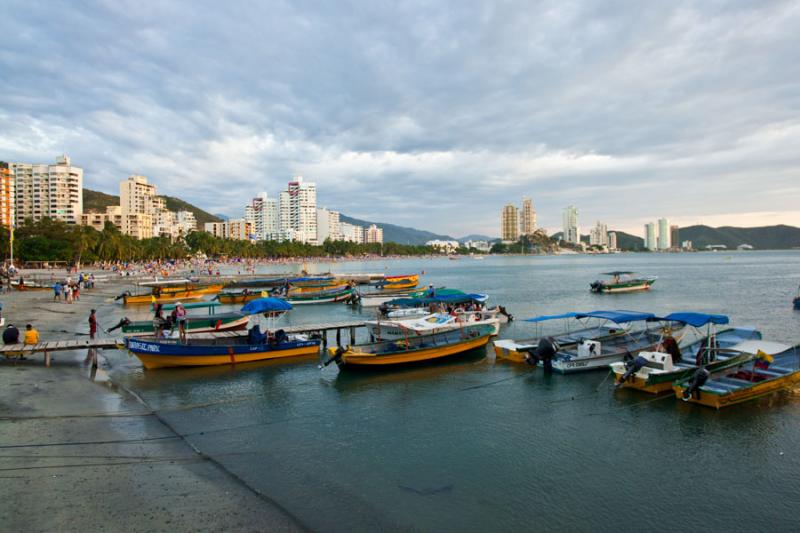 Embarcaciones en el Rodadero, Santa Marta, Magdale...