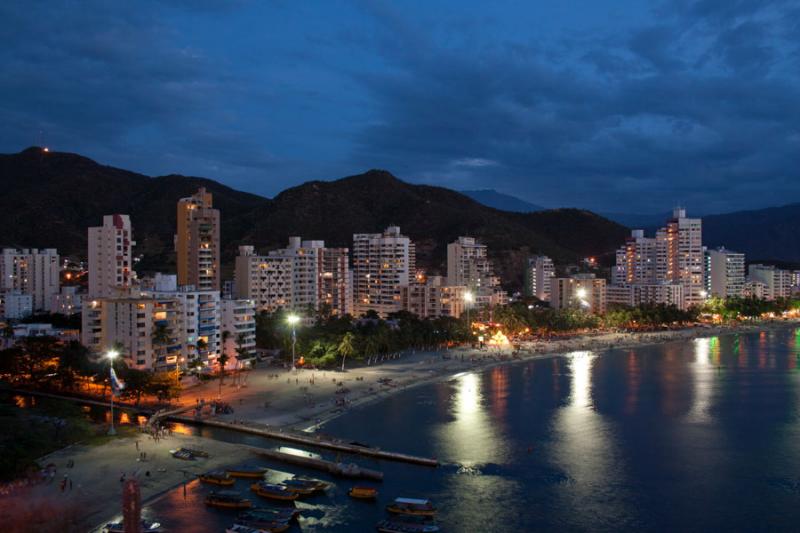 Panoramica Nocturna del Rodadero, Santa Marta, Mag...