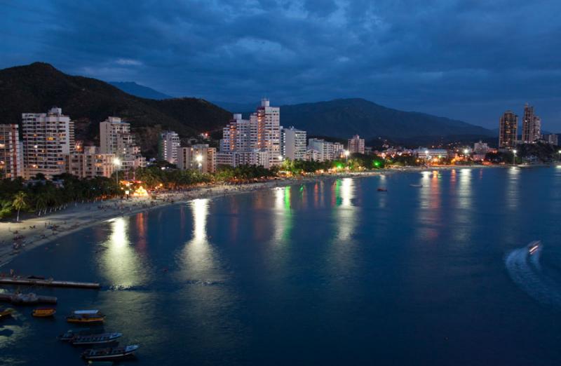 Panoramica Nocturna del Rodadero, Santa Marta, Mag...