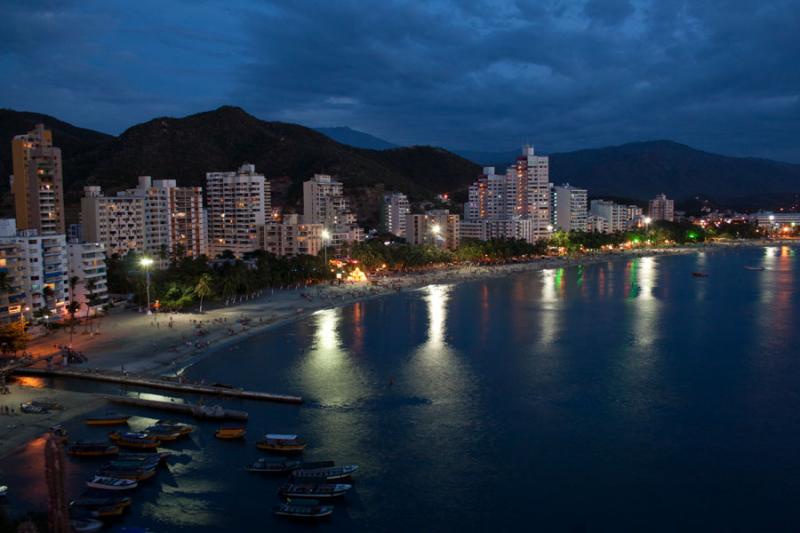 Panoramica Nocturna del Rodadero, Santa Marta, Mag...