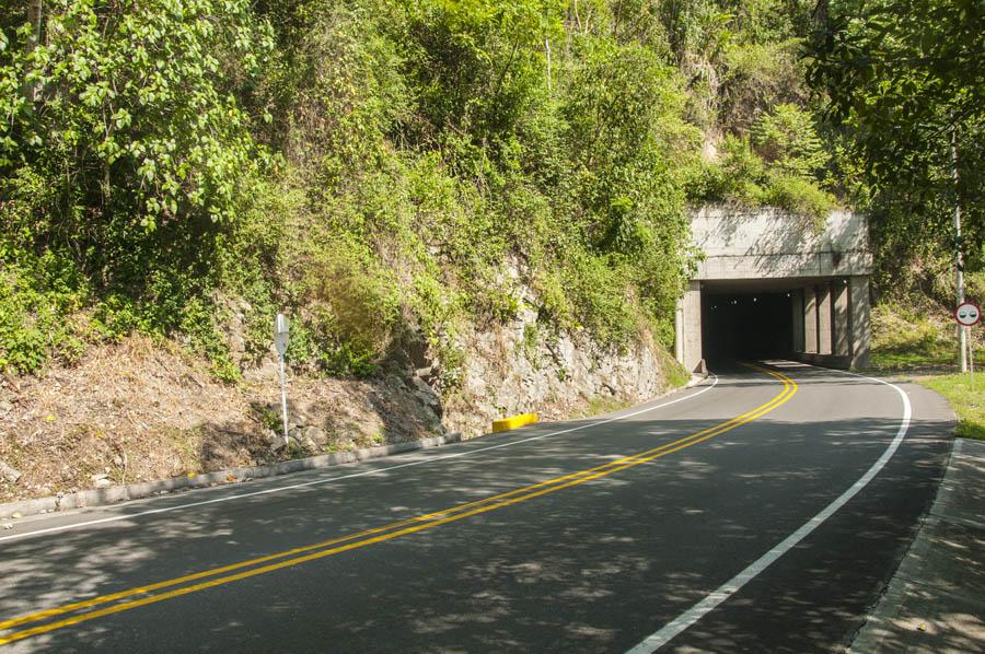 Via Las Tres Puertas- La Felisa, Caldas, Colombia