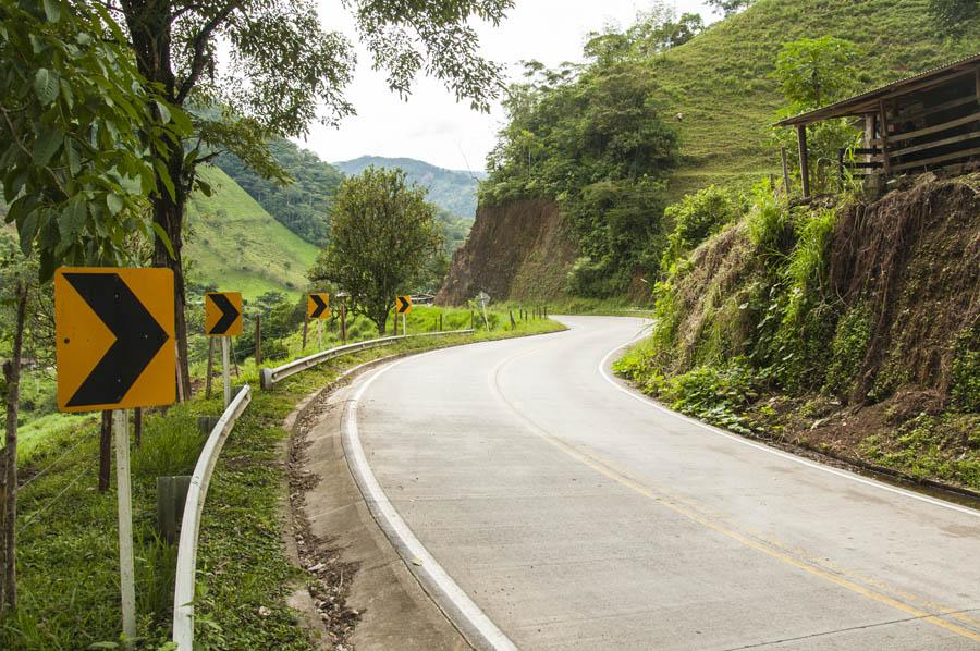 Via Pueblo Rico- Santa Cecilia, Risaralda, Colombi...