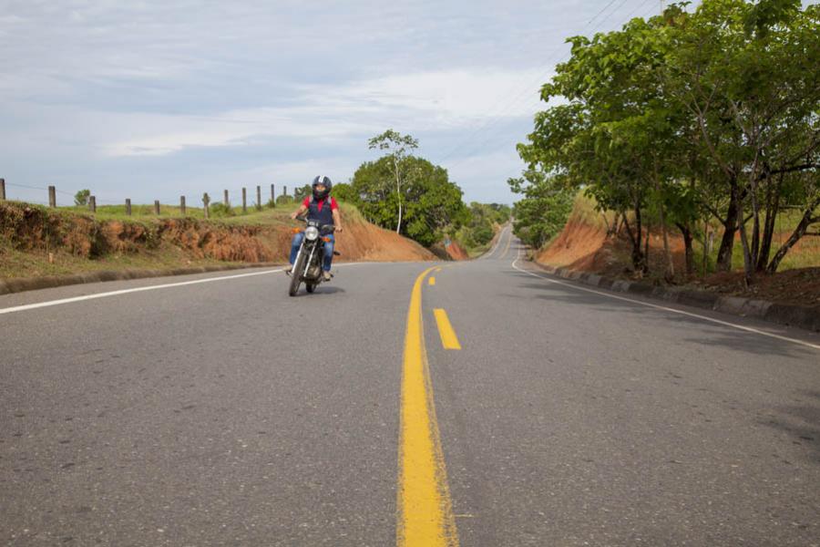 Via Caucacia-El Bagre, Antioquia, Colombia