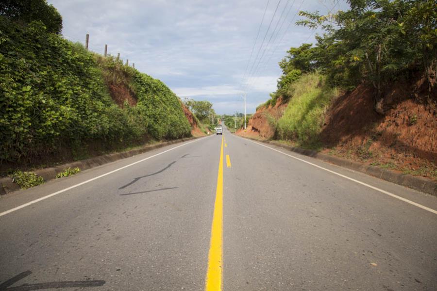 Via Caucacia-El Bagre, Antioquia, Colombia