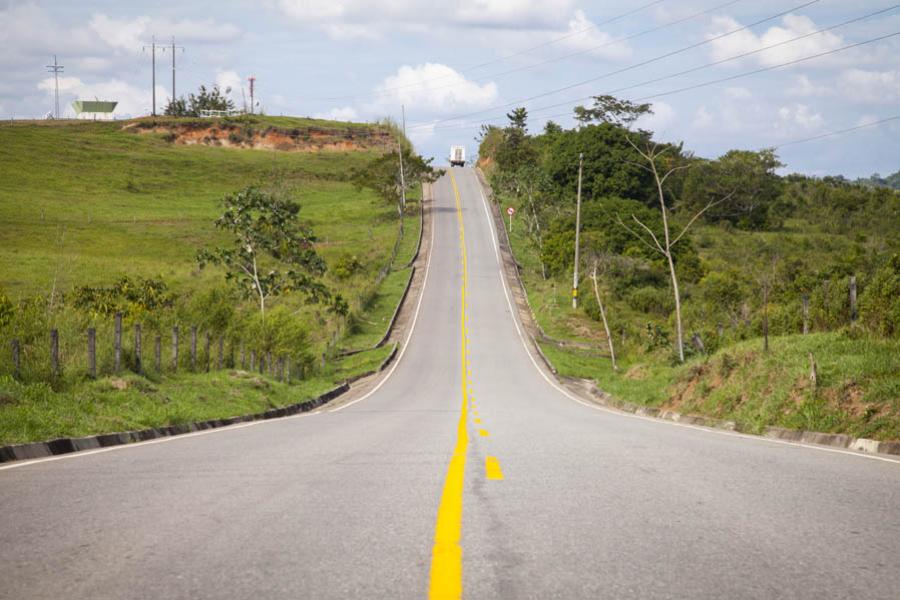 Via Caucacia-El Bagre, Antioquia, Colombia