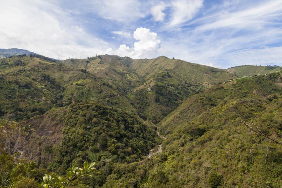 Via El Toyo-Cañas Gordas; Antioquia; Colombia